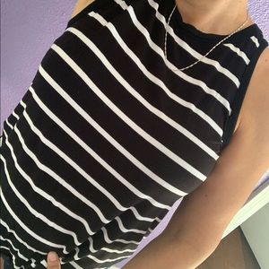 💲25⬇️💲10Flowing racer-back Tank top Renee C.